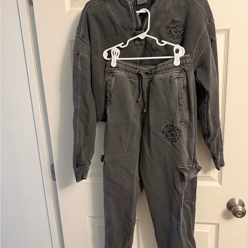 Gymshark Charcoal Gray Cropped Hoodie & Joggers Set